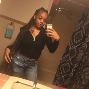 Meet your Posher, Kenisha